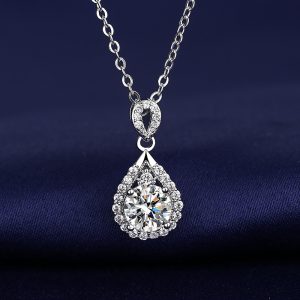 Zircon Water Drop -Shaped Classic Pendant